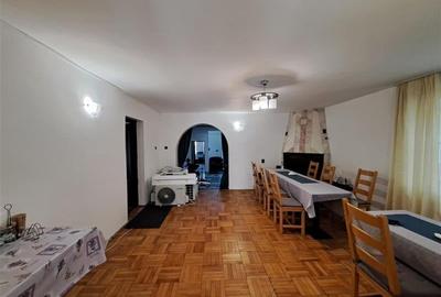 Casa individuala, 10 camere, situata in cartierul Zorilor! Casa individuala, 10 camere, situata in cartierul Zorilor! - 4