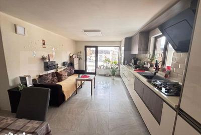 Casă cu 4 camere cu Teren 2700 Mp în Central - 2