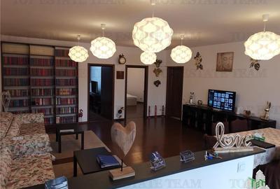 Casa metrou Aparatorii Patriei, Patinoar  spatioasa 3 camere , curte - 5