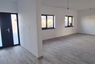 Casă individuală cu 4 camere cu Teren 630 Mp în Șag - 1