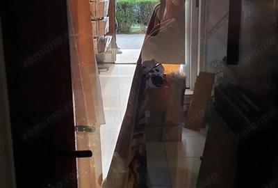 Vand spatiu comercial in Deva, zona 1 Decembrie (Ultracentral), suprafata utila 49,18 mp, vitrina - 7