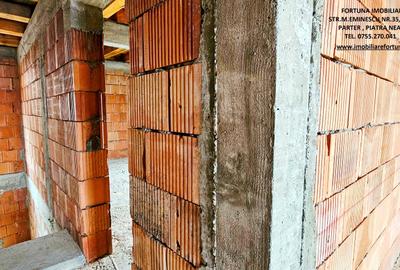 Casa la rosu D+P+E si teren 873 mp, sat Bistrita - 10