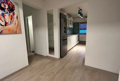 Apartament cu 3 camere decomandat, mobilat în Poarta 6 - 18