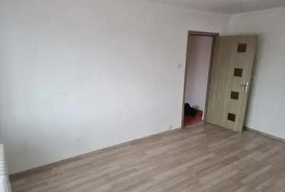 A 43 Proprietarul vinde apartament 3 camere ,luminos , Cascada Bacau - 6