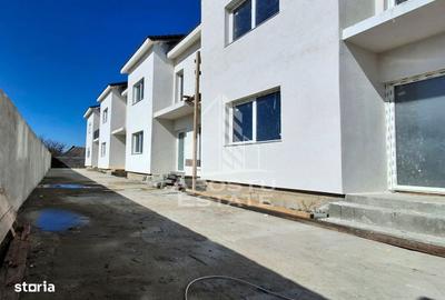 Casă cu 5 camere cu Teren 200 Mp în Mașloc - 1