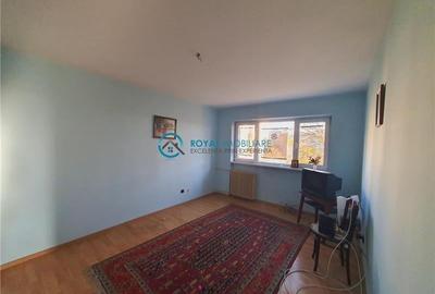 Royal Imobiliare - Vanzare apartament 3 camere, zona Republicii - Sc. 14 - 2