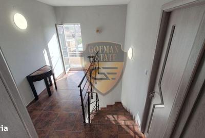 Casă cu 4 camere în Poiana - 1