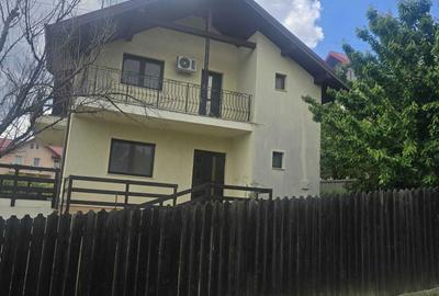 Apartament cu 4 camere în Valea Adâncă - 1