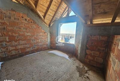 Casă cu 4 camere în Breazu - 2