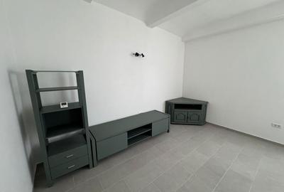 Apartament cu 3 camere decomandat în Sânpetru
