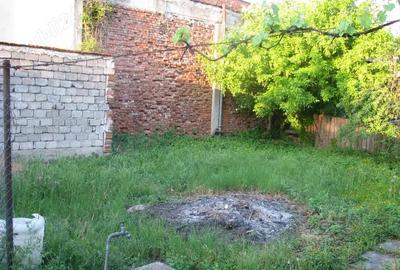 Casă cu 4 camere cu Teren 720 Mp în Gurahonț - 1