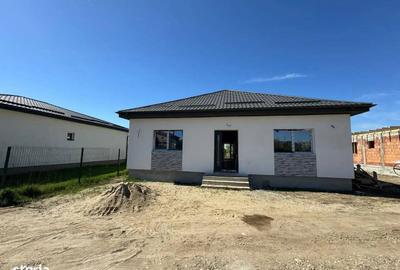 Casă cu 4 camere în Crevedia