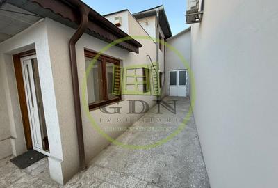Casă individuală cu 4 camere cu Canalizare în Rovine - 1