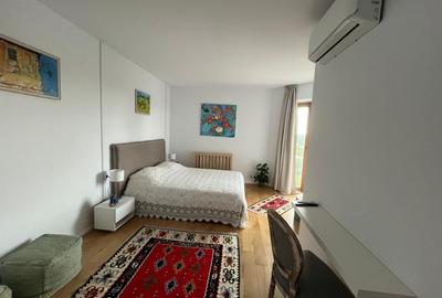 Apartament cu 3 camere semidecomandat, mobilat în P-ta Presei Libere