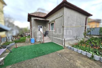 Casă individuală cu 3 camere cu Canalizare în Între Lacuri - 1