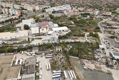 Teren de 6820 mp, în Central - 10