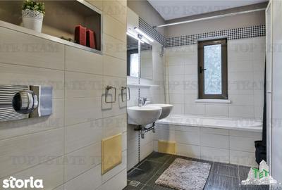 Casă cu 7 camere cu Teren 1334 Mp în Central - 20