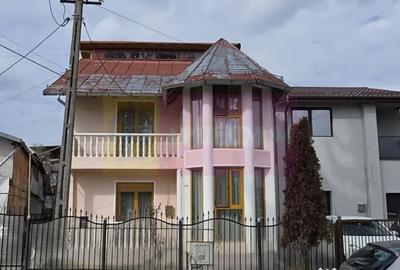 Casă cu 3 camere cu Teren 340 Mp în Poiana - 1