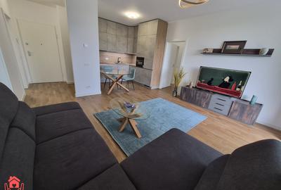 Apartament cu 3 camere semidecomandat, mobilat în Băneasa