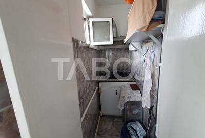 Apartament 3 camere zona 1 Decembrie 65 mp utili + 5 mp balcon - 9