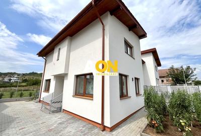 Casă cu 3 camere cu Canalizare în Cetate - 1