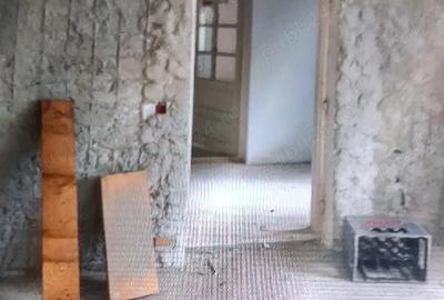 Casă cu 5 camere în Fundata - 3