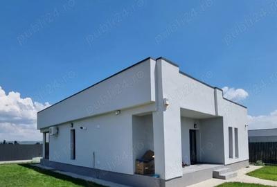 Casa de vanzare in Serbanesti, mobilata - gata de locuit Casa de vanzare in Serbanesti, mobilata - gata de locuit - 1