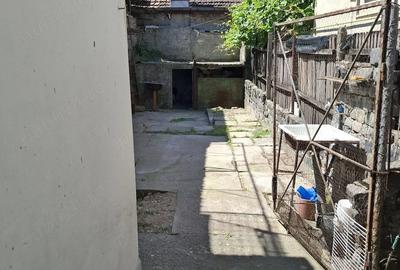Casă cu 5 camere cu Teren 243 Mp în Brestei