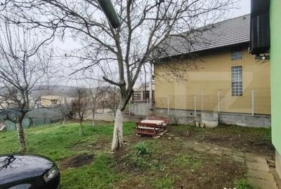 Casă cu 4 camere cu Teren 582 Mp în Livezeni - 1