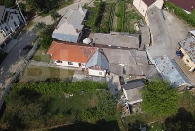 Casă cu 4 camere cu Teren 777 Mp în Central - 1