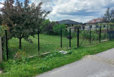 Teren de 4250 mp, în Ungureni (Dragomirești) - 2