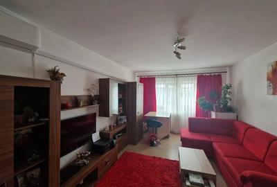 Apartament 3 Camere - Zona CET - Etaj 3 - Mobilat Complet