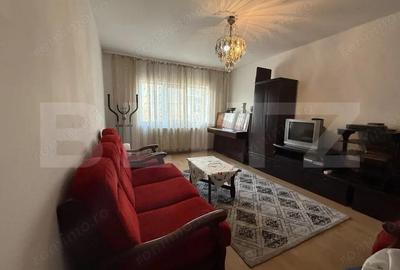 Apartament cu 3 camere decomandat în Micro 6