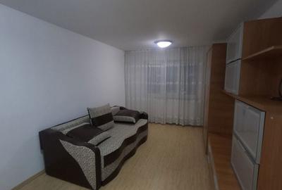 Apartament cu 3 camere decomandat în Romanești - 2