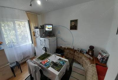 Apartament cu 2 camere semidecomandat în Decebal