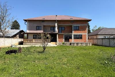 Duplex cu 5 camere cu Teren 750 Mp în Postârnacu - 2