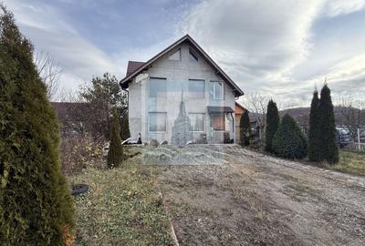Casa/Villa , 5 camere, singur în curte, 960 mp teren- zona Tarlungeni - 7