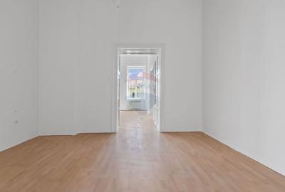 Apartament cu 3 camere semidecomandat în Central - 2