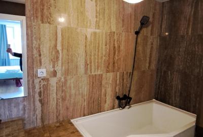 APARTAMENT 3 CAMERE   CU 3 BAI - LUX - LOC PARCARE - COMISION 0 - 24