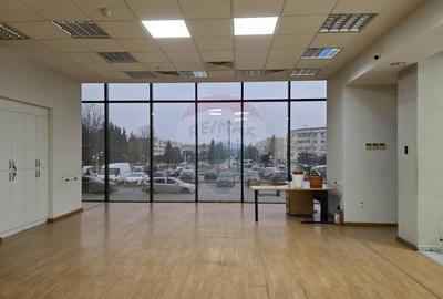 Spațiu comercial, de 295 mp, în Central - 2