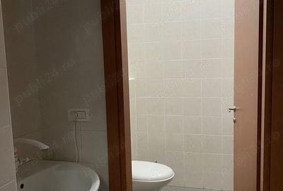 SPATIU COMERCIAL /BIROU IN COMPLEX RING la 700 euro - 3