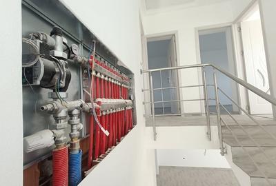 Casa cu 4 camere, incalzire pardoseala. Rediu - 3km de Rond Pacurari - 11