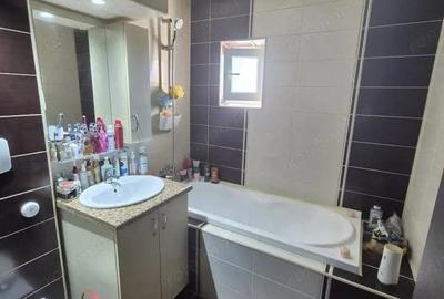 Vanzare apartament 3 camere, situat ULTRACENTRAL, strada Unirii - 6