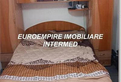 Garsoniera decomandata ,zona Far - 6