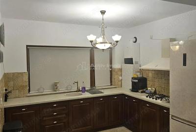 Casă cu 5 camere cu Teren 100 Mp în 1 Decembrie - 8