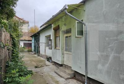Casa in centru cu potential deosebit - 2