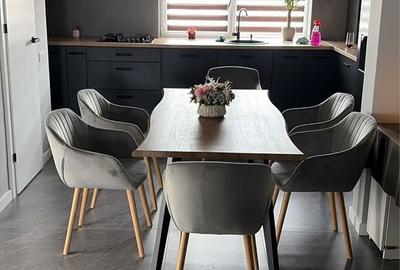 Casă cu 4 camere în Livezeni