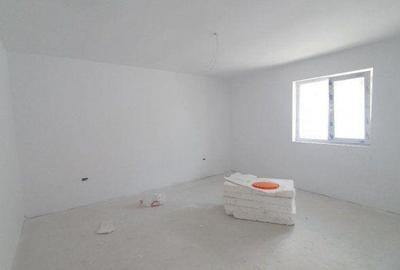 Casă cu 4 camere cu Teren 194 Mp în Central