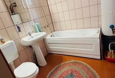 Casă individuală cu 5 camere cu Canalizare în Central - 3