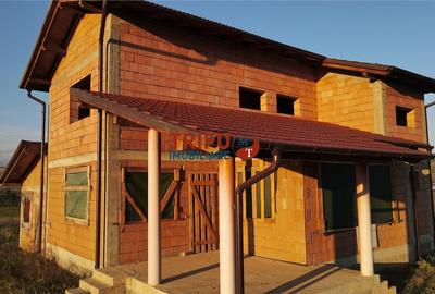 Casă la roșu cu garaj în Orizont - 3